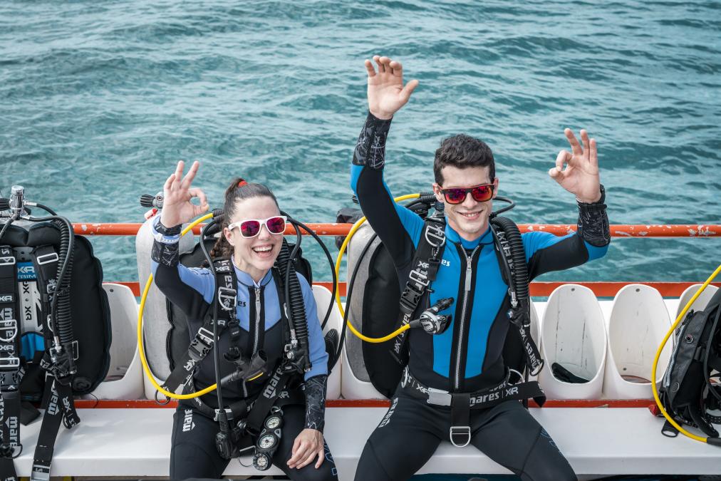 Divers happy after a dive
