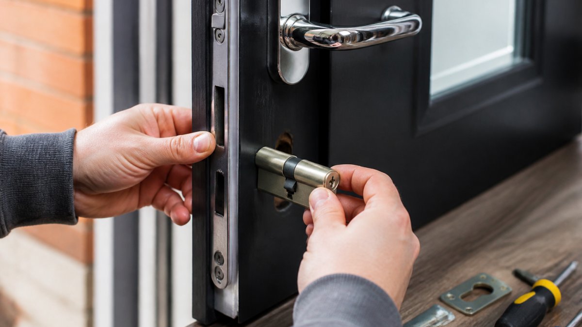 Door Lock Change: A Step-by-Step DIY Guide