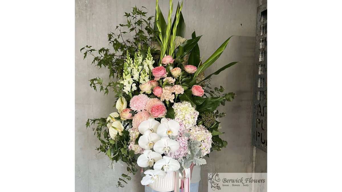 Enchanted Blush fresh floral bouquet for weddings