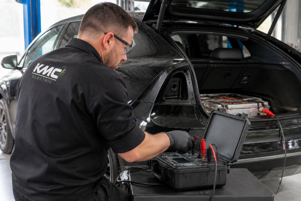 Professional illustration showing Technician for ev diagnostic support for dealerships