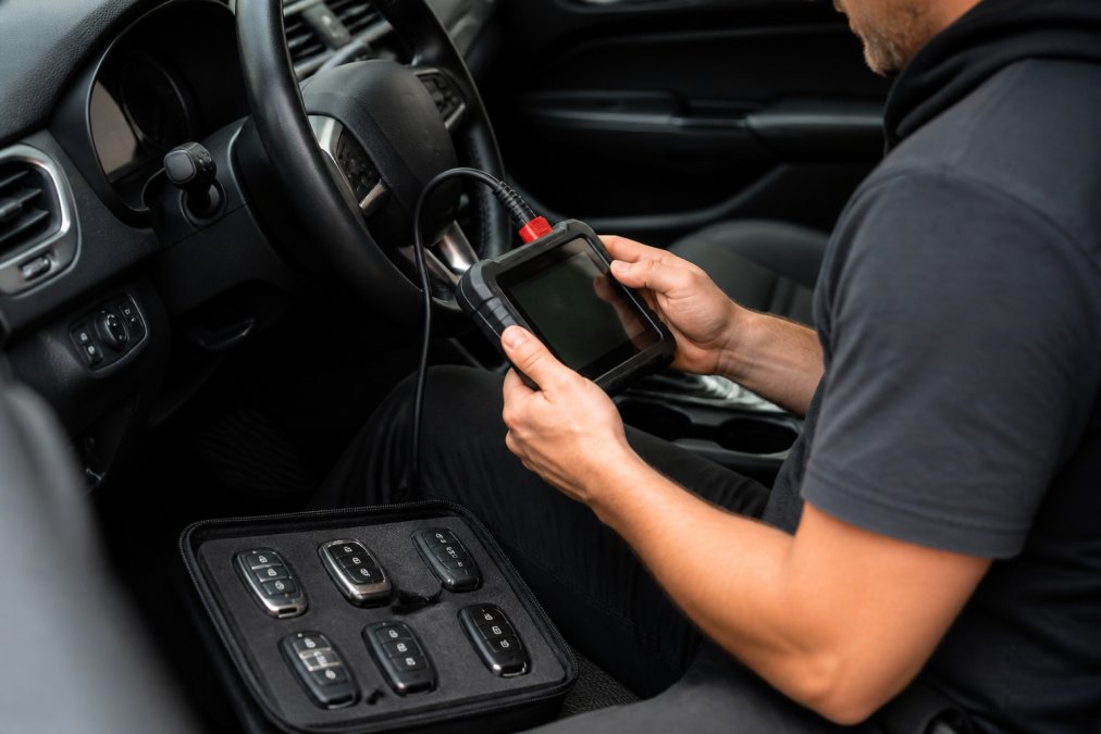 Expert Key Cutting & Programming Services for Safe Key Programming