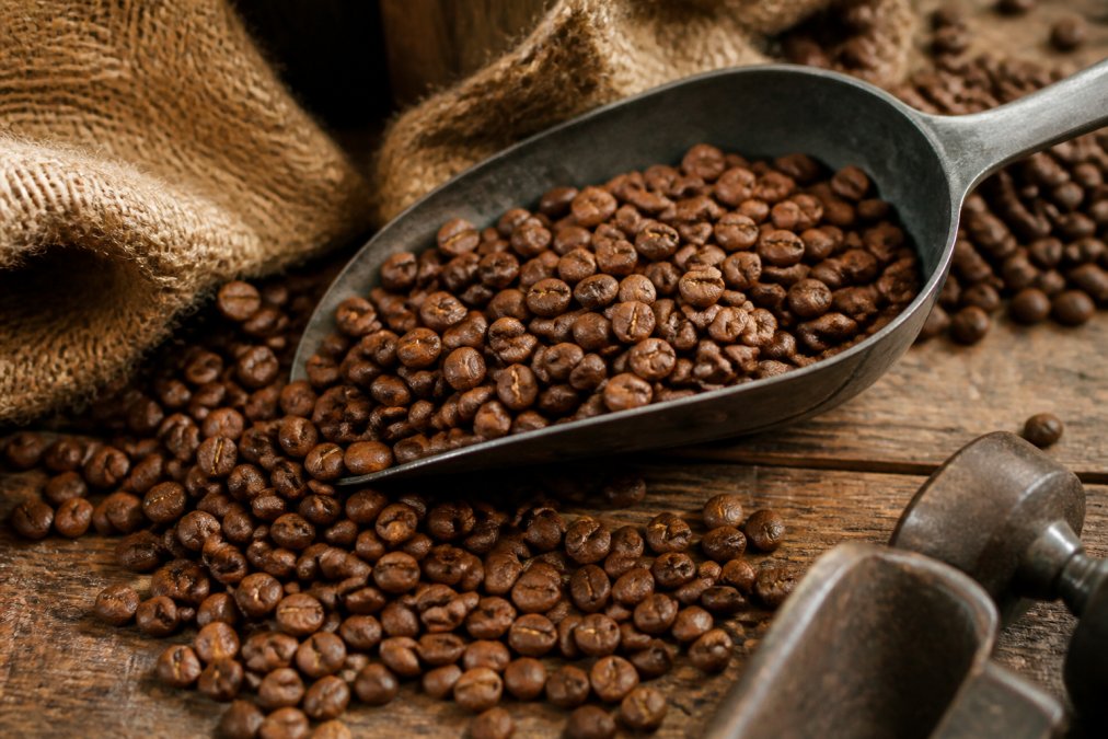 Fresh Roasted Coffee Beans Near Me: Local & Online Options