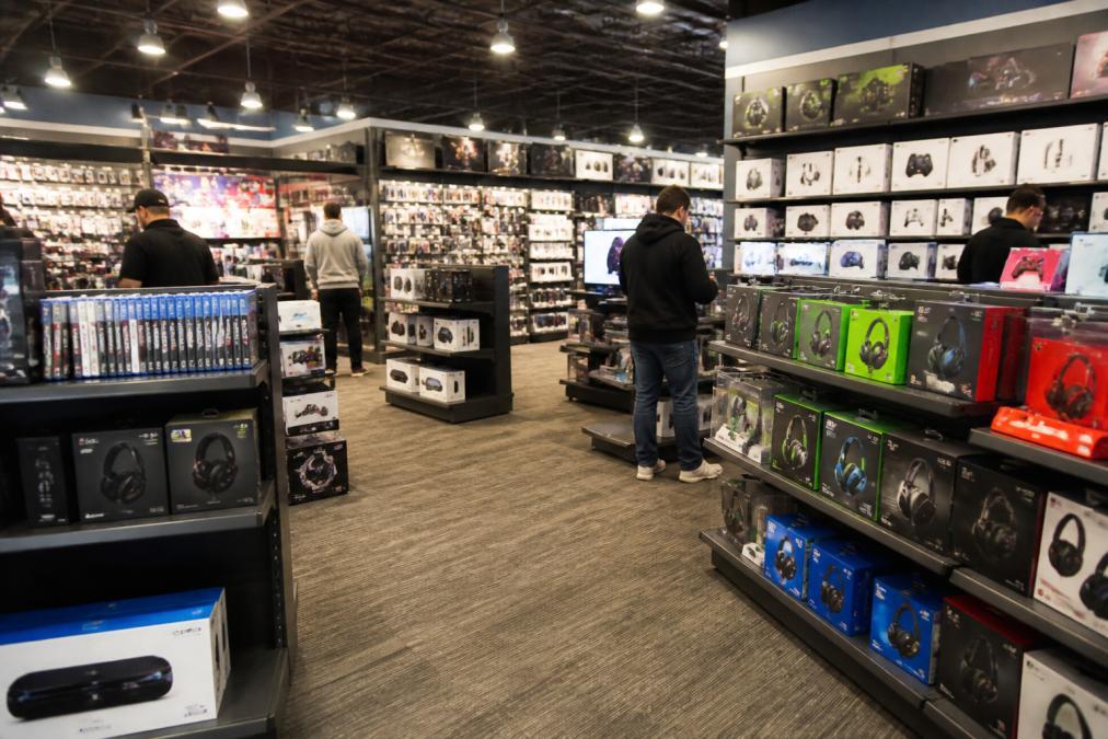 Visual comparison chart showing Interior for gamestop vs abt for electronics