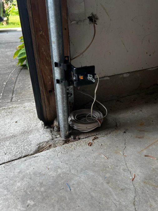 Garage door sensor, right side