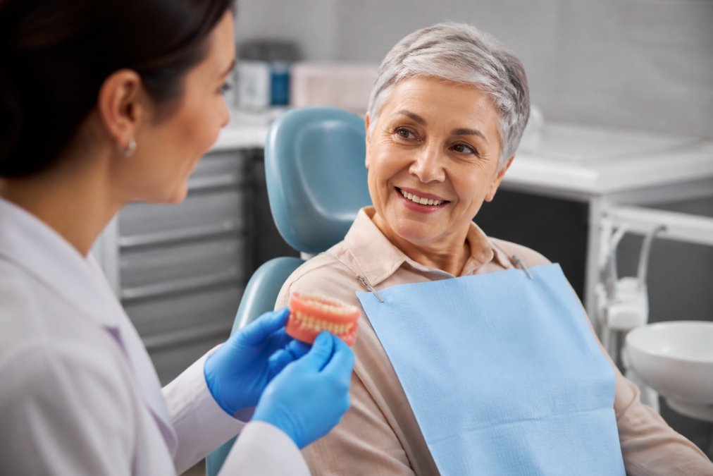 Getting Dentures Without Feeling Ashamed: A 2026 Guide