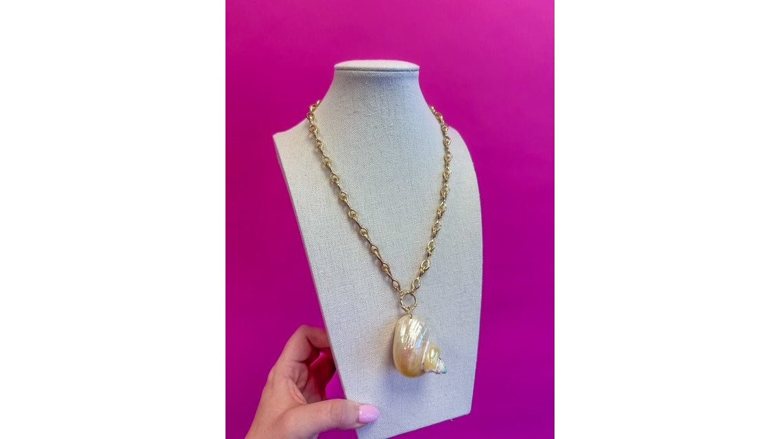 Gold Chain with Shell Necklace