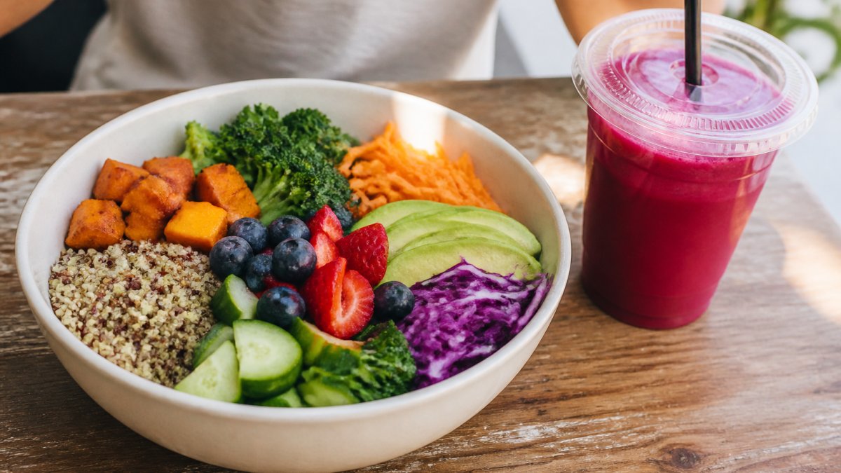 Infographic showing a gut health diet plate filled with colorful vegetables, fruits, and whole grains.