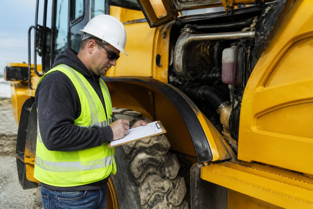 Heavy Equipment Inspection Checklist 2026: Daily Guide