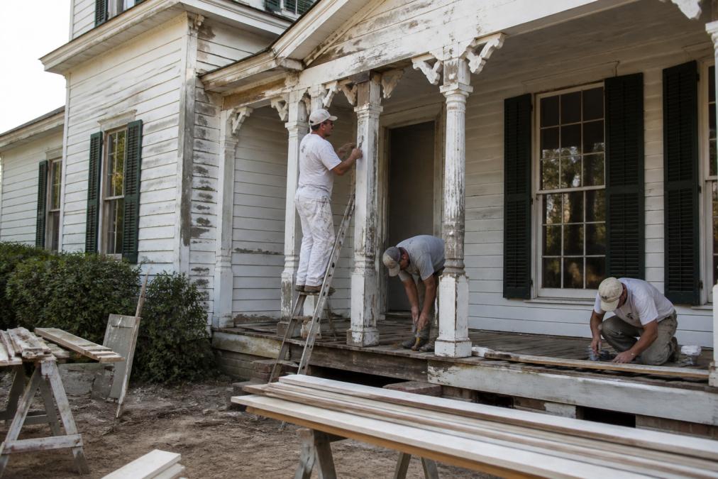 Hiring Historic Home Restoration Contractors: 2026 Guide