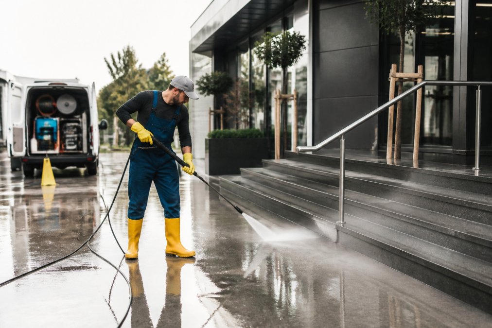 Hiring Insured Pressure Washing Services for Business