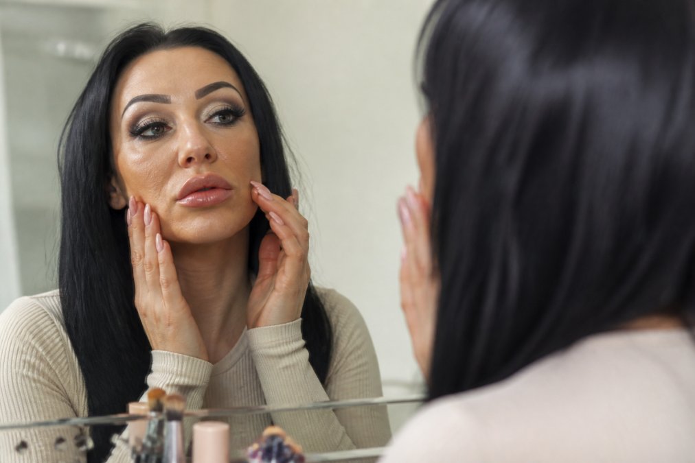 How to Avoid an Overdone Cosmetic Look