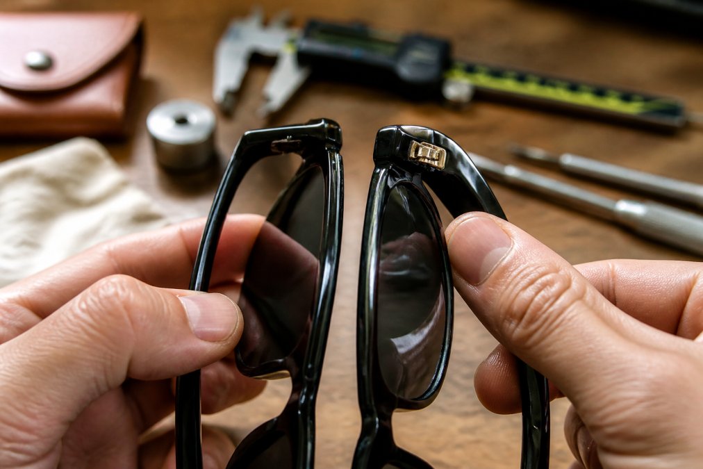 Comparing sunglasses with visible seam lines versus smooth edges to learn how to avoid cheap looking plastic sunglasses