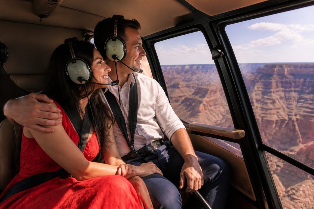 How to Book a Private Helicopter Tour for Anniversary