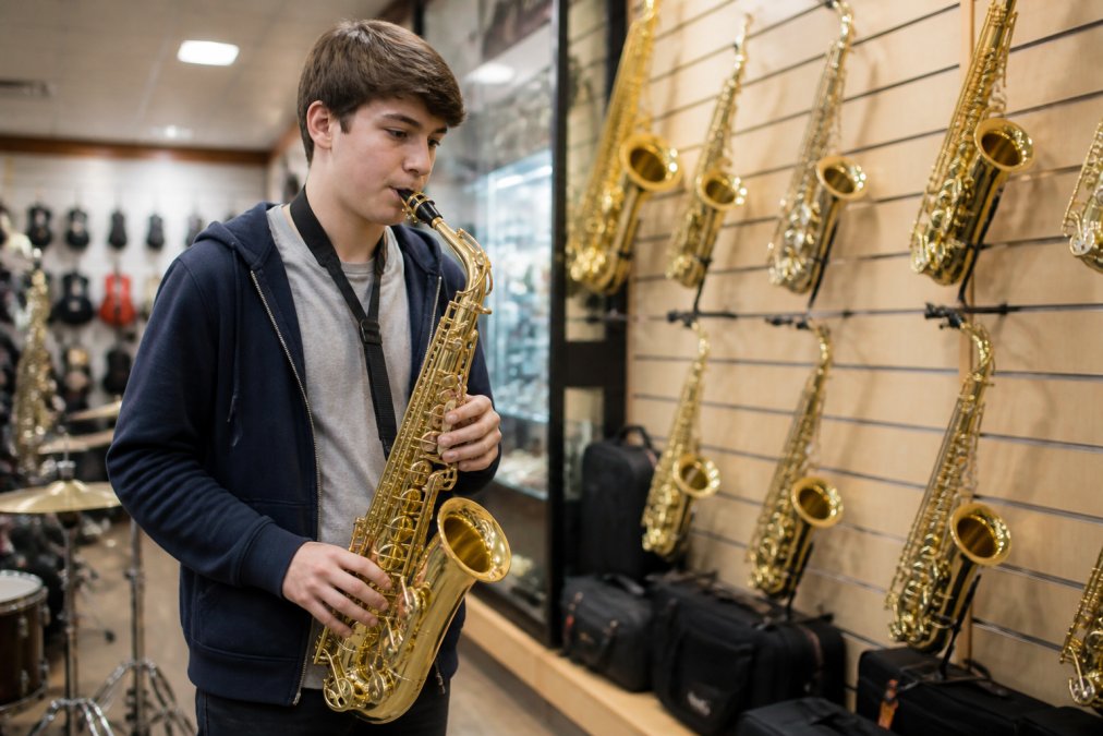 How to Choose a Beginner Saxophone in 2026