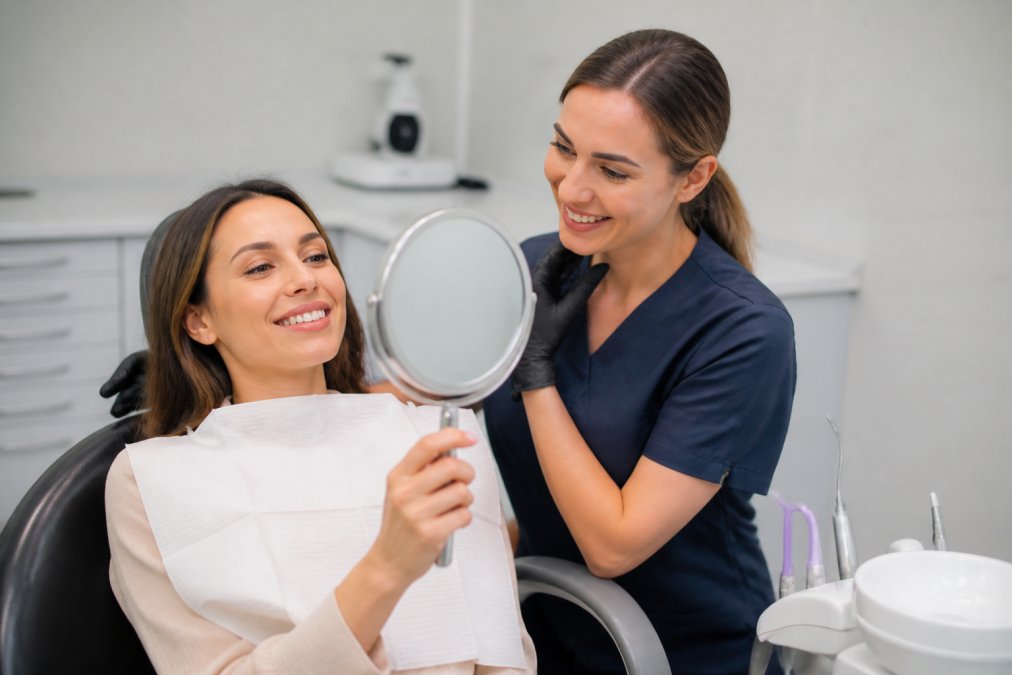 How to Choose a Cosmetic Dentist in Toronto: 2026 Guide