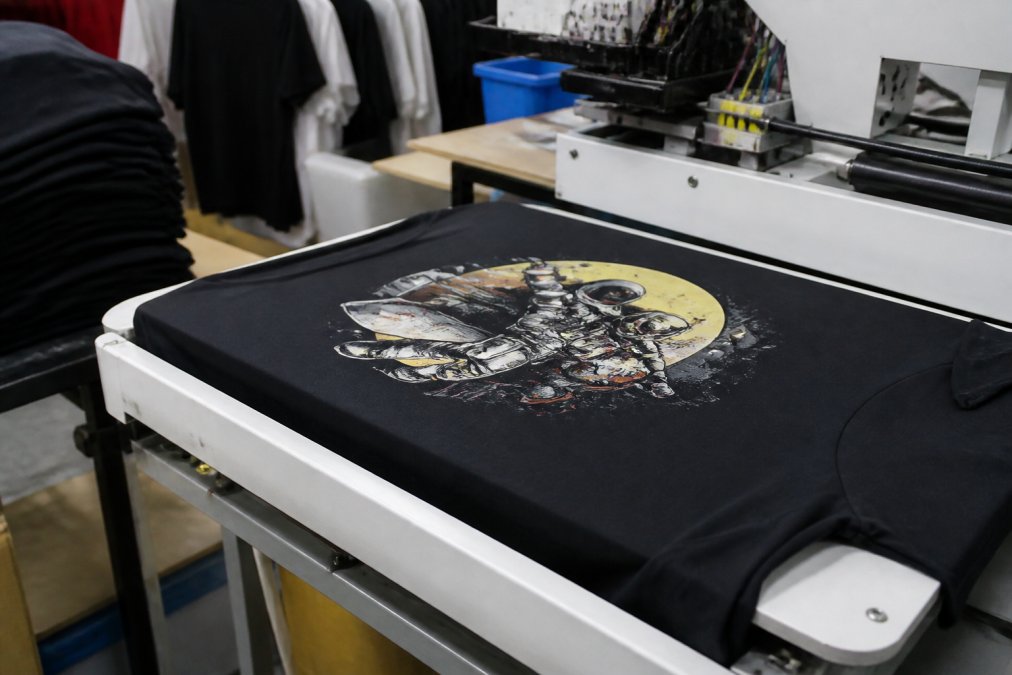How to Choose Durable Graphic Tees for Everyday Wear