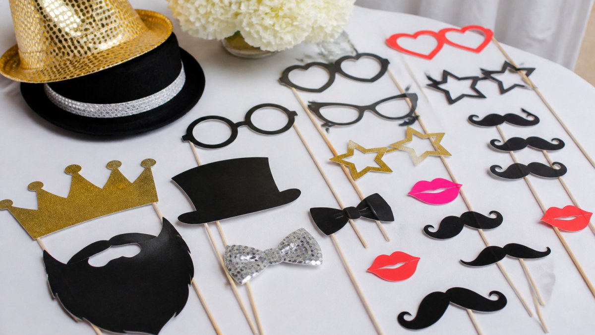 How to Choose the Best Wedding Photo Booth Props for Guests