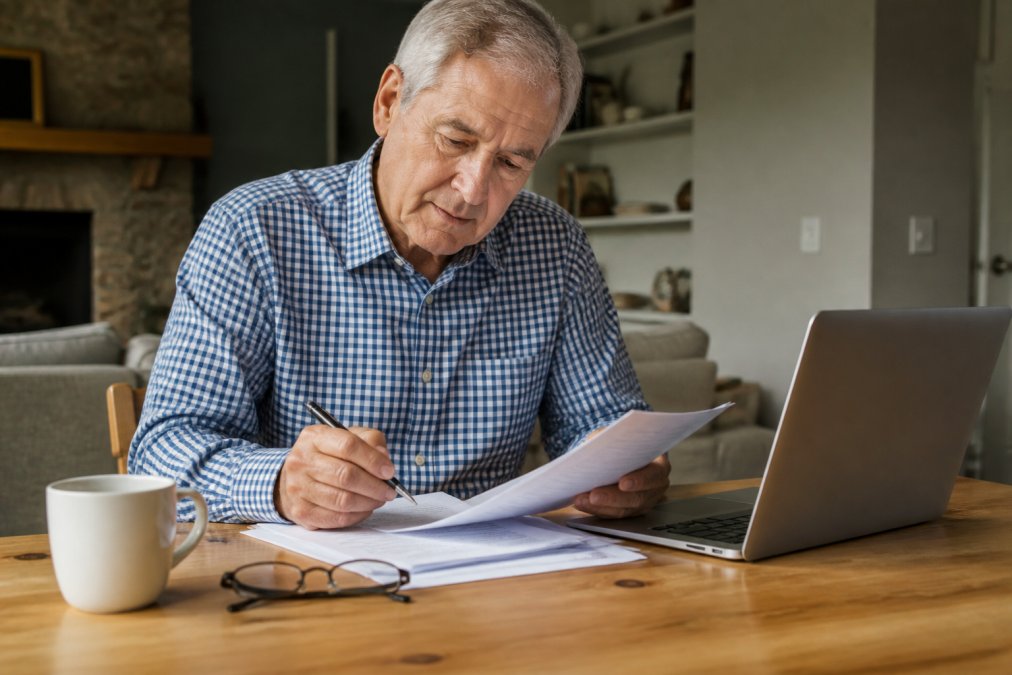 Illustration showing the benefits of compare Medicare Advantage benefits