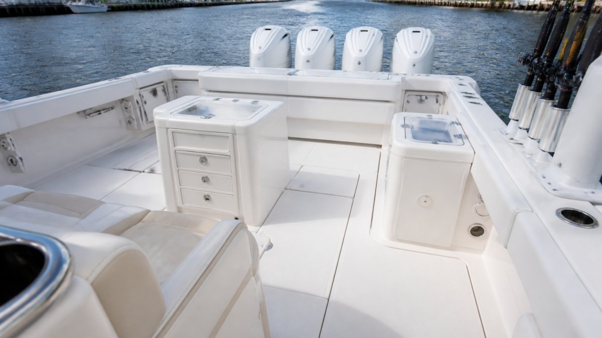 How to Compare Offshore Boat Deck Layouts