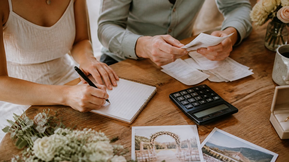How to Create a Wedding Budget Step by Step
