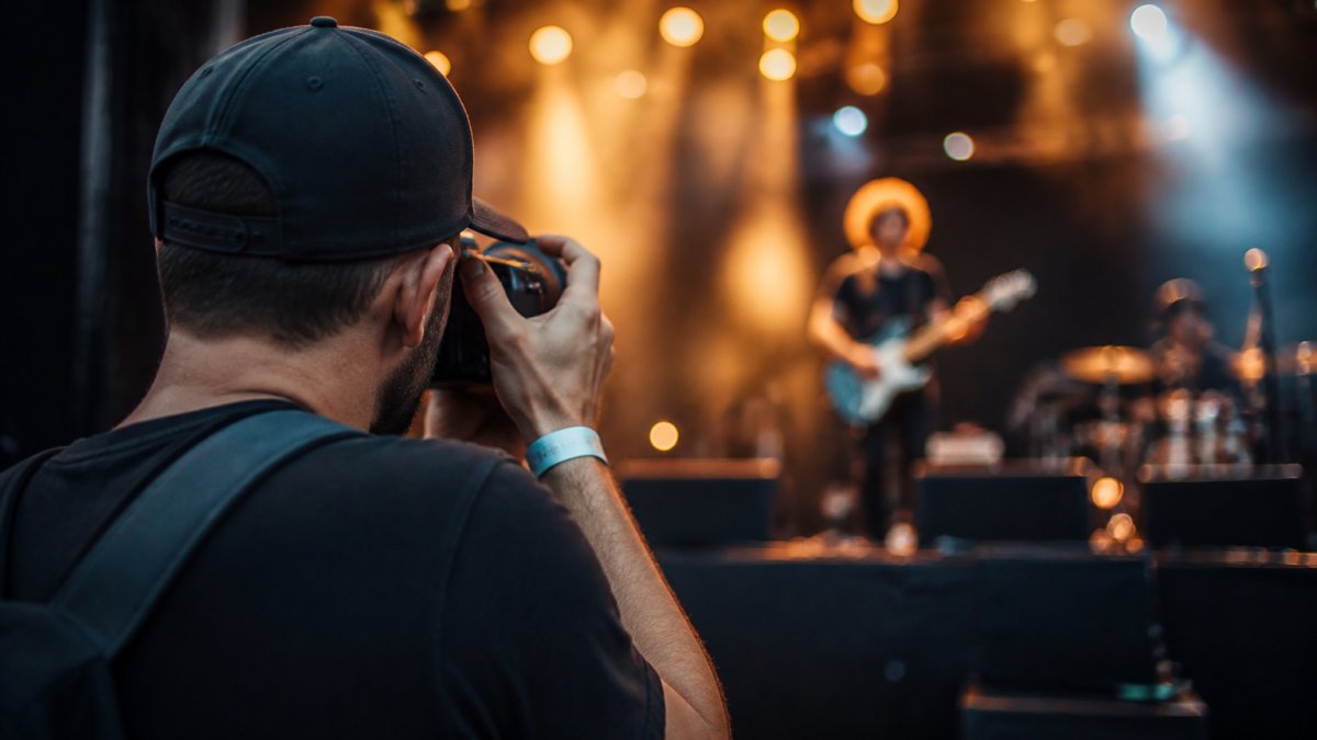 How to Find Local Event Photographers: A 2026 Guide