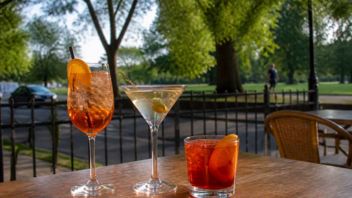 How to Find the Best Cocktails Near Clapham Common