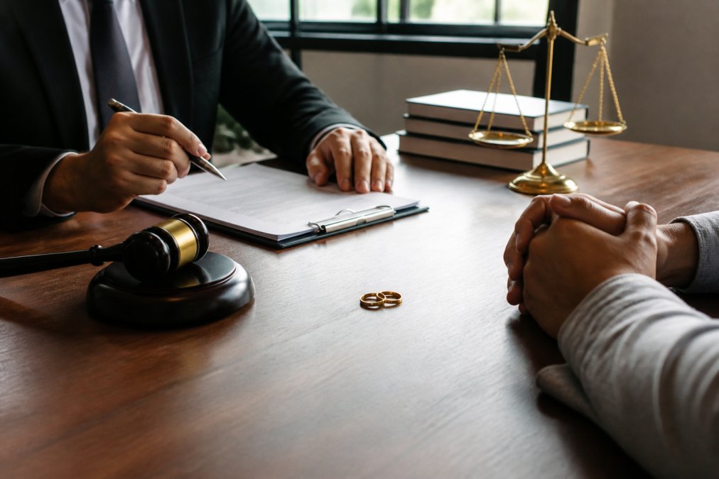How to Handle Simultaneous Criminal and Family Cases