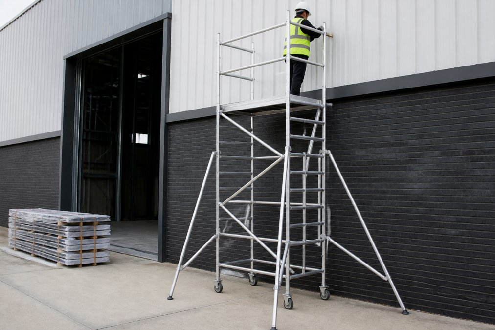 How to Hire Scaffold Towers: A 2026 Guide