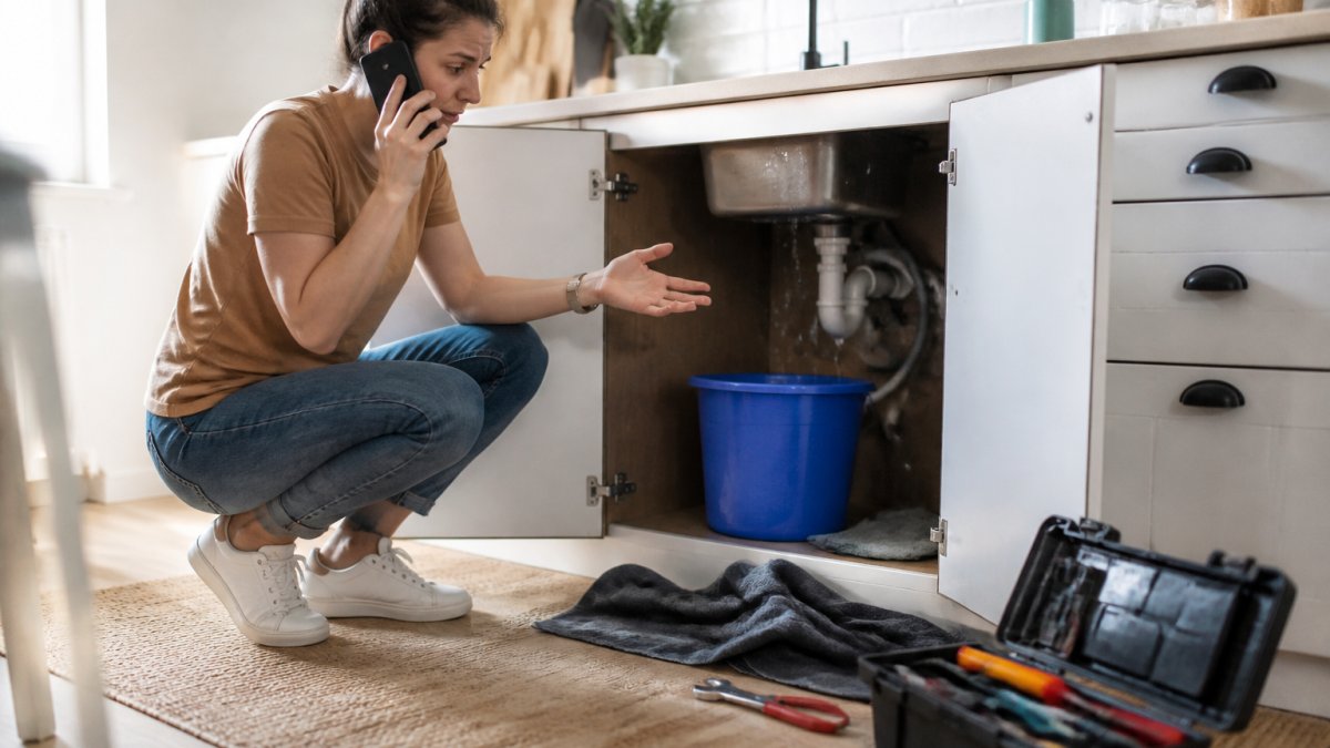 How to Know When to Call a Professional for Home Repairs