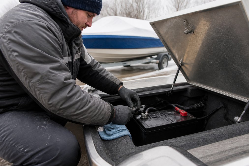 How to Maintain a Marine Battery in Winter: 2026 Guide