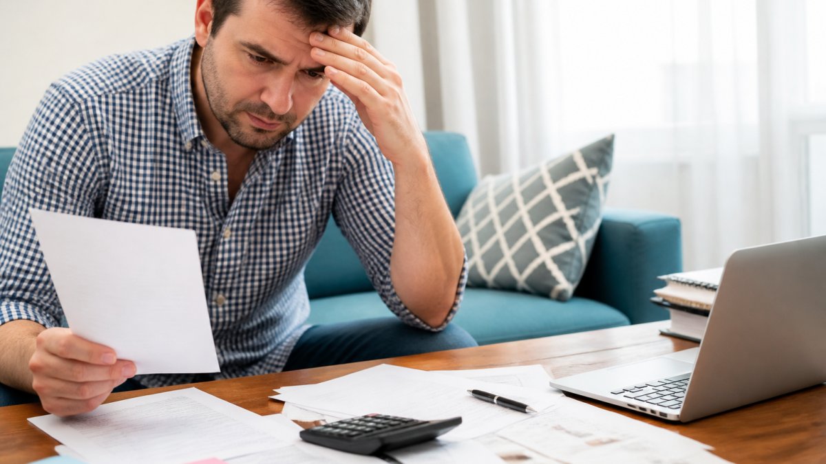 How to Manage Multiple Debts Before Applying for a Car Loan