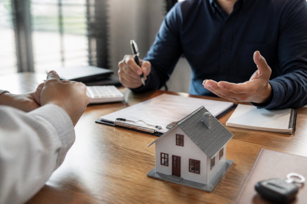 How to Negotiate a Lower Price on a Home