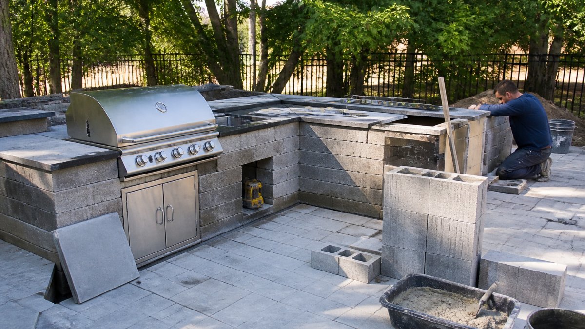 How to Phase Outdoor Kitchen Construction