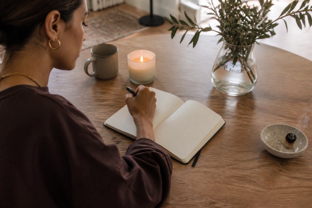 How to Practice Daily Manifestation: A 2026 Guide