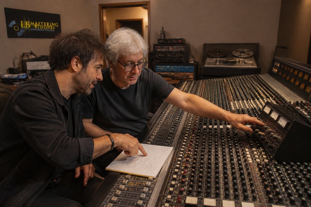 Professional illustration showing how to prepare audio files for professional mastering