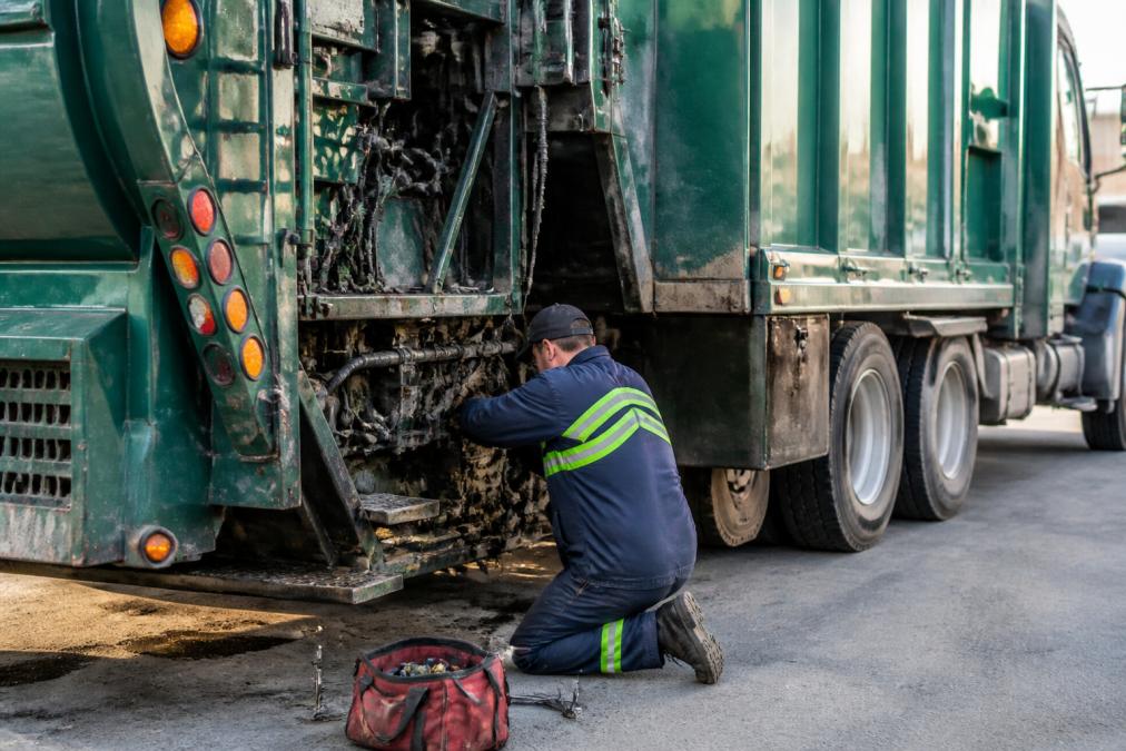 How to Reduce Waste Truck Downtime: 7 Proven Steps