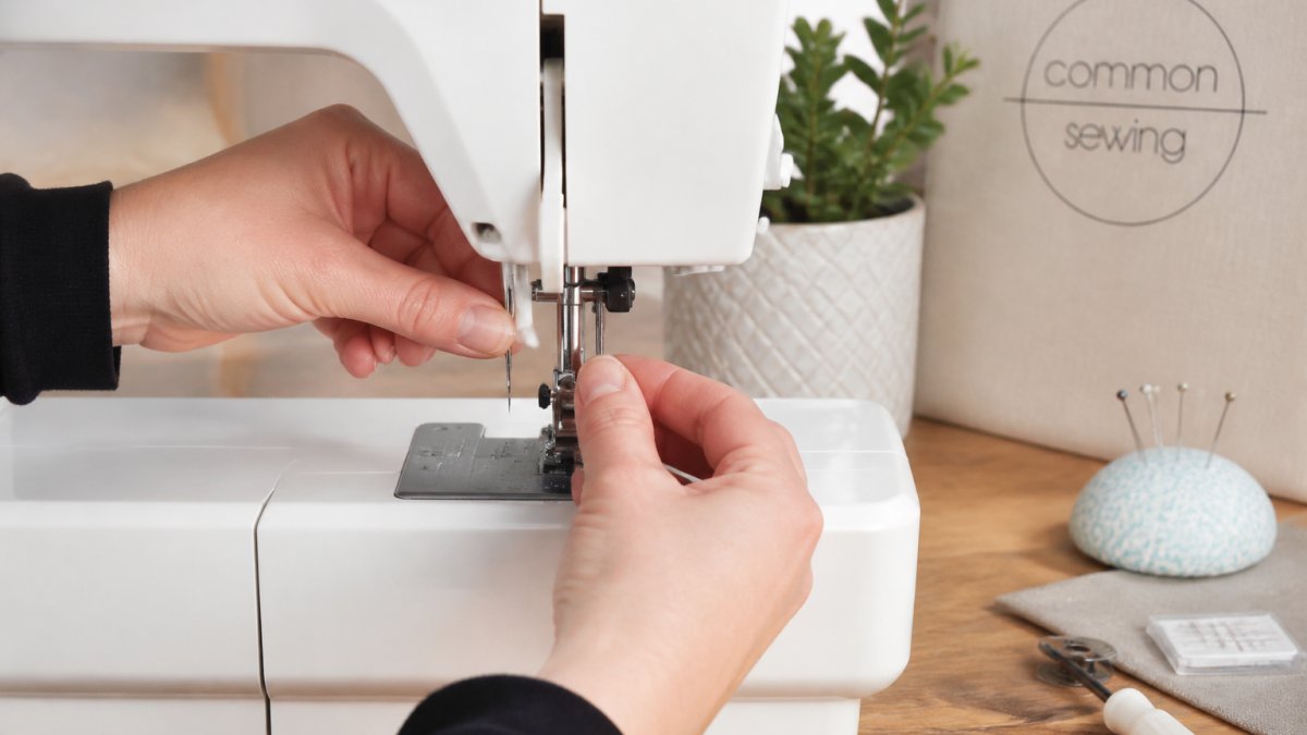 How to Replace a Sewing Machine Needle