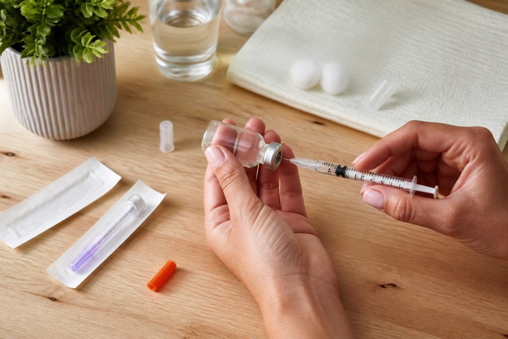 How to Safely Inject B12 at Home: Complete Guide