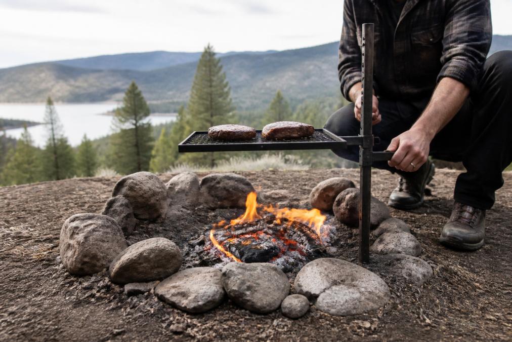 How to Set Up an Adjustable Campfire Grill in 6 Steps