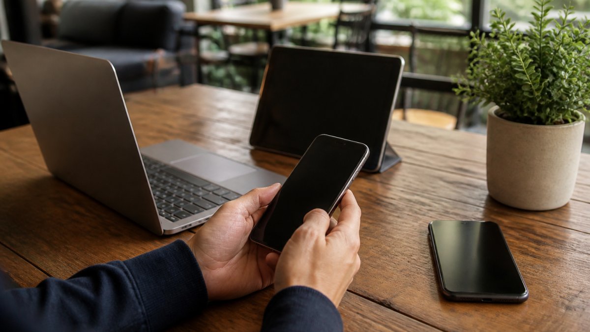 How to Sync Messaging Across Devices: 2026 Guide