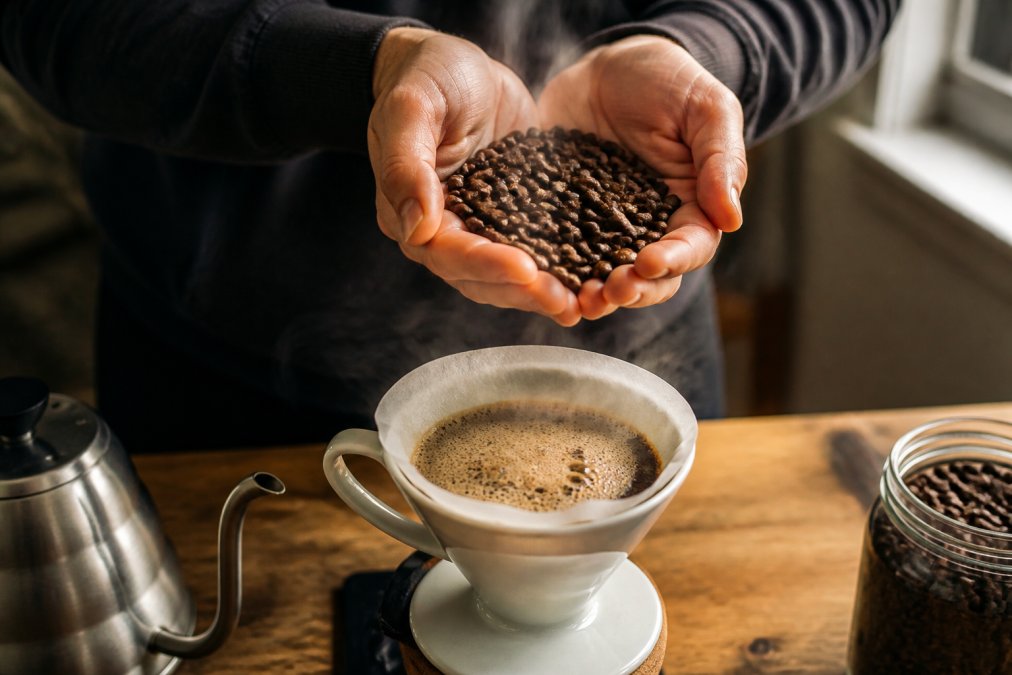Step-by-step visual guide for Close for how to tell if coffee beans are fresh