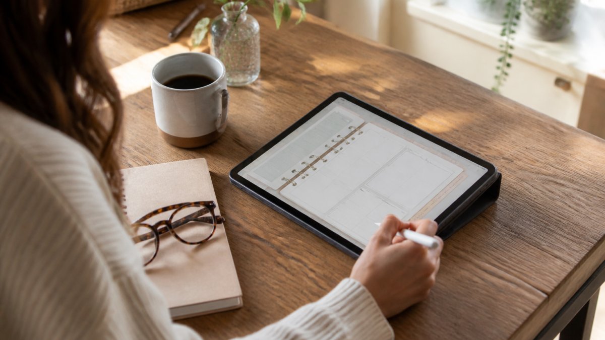 How to Use Hyperlinked Digital Planners on Your Tablet