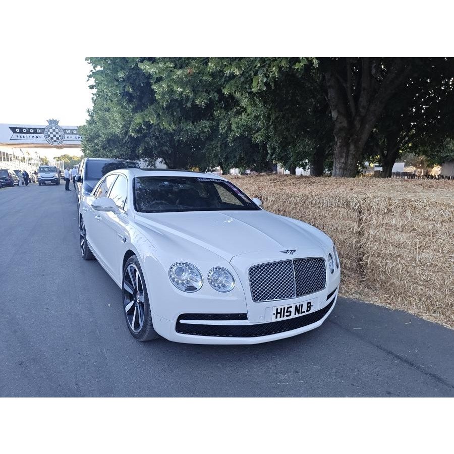 7 Ways to Ensure Luxury Transport for Your Wedding