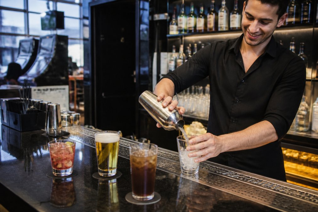 Improving Food and Beverage Profits in Entertainment Centers