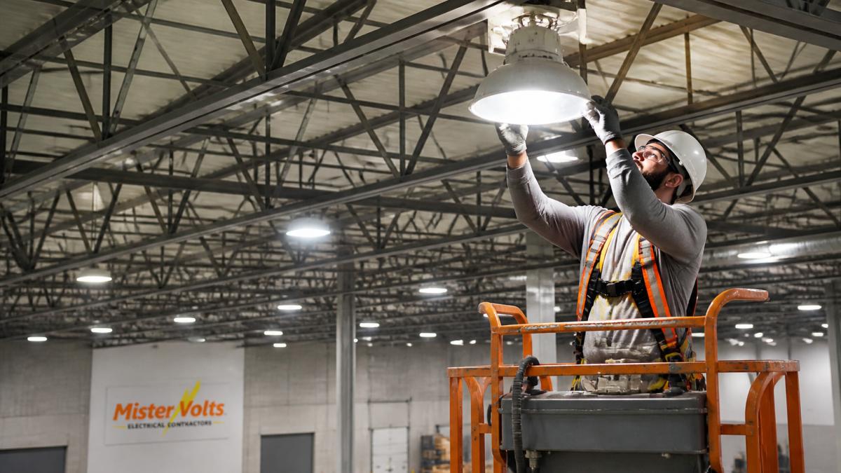 Industrial Warehouse Lighting Maintenance: Best Practices