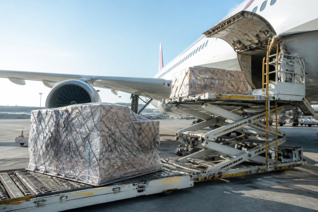 International Air Freight Rates Calculator: 2026 Guide
