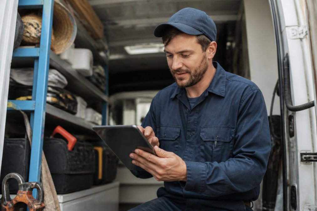 Is Digital Work Order Software Worth It for Contractors?