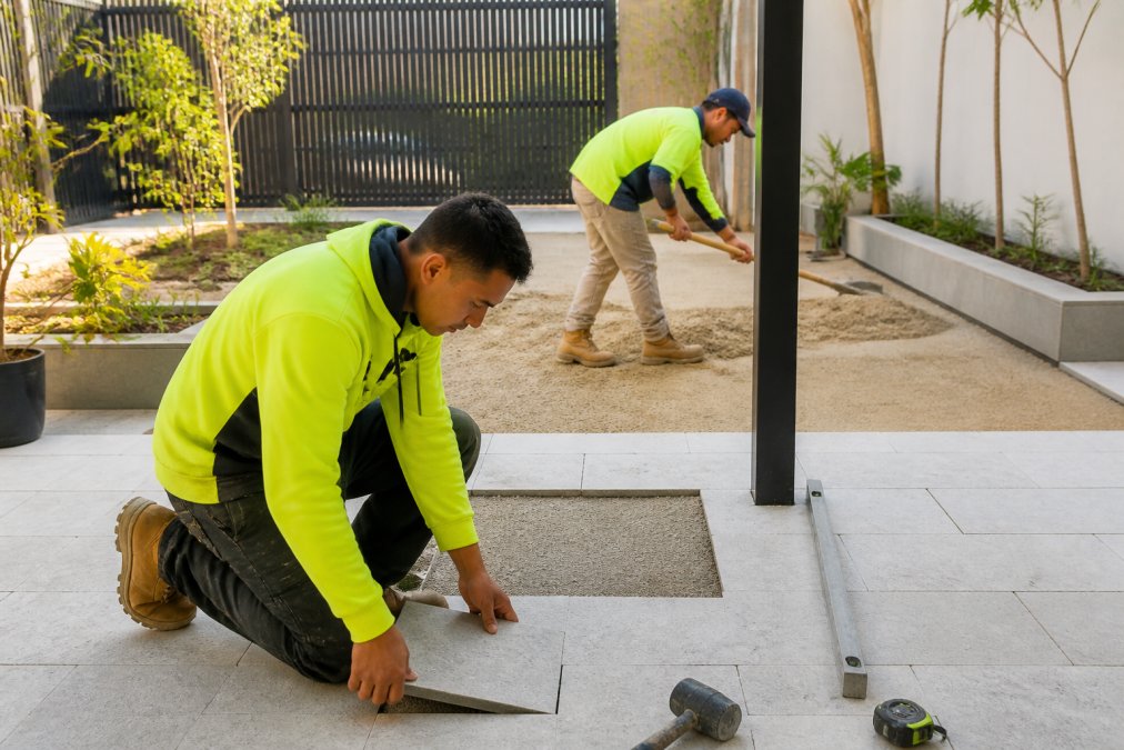 Landscaping Guide: Design, Build & Maintain