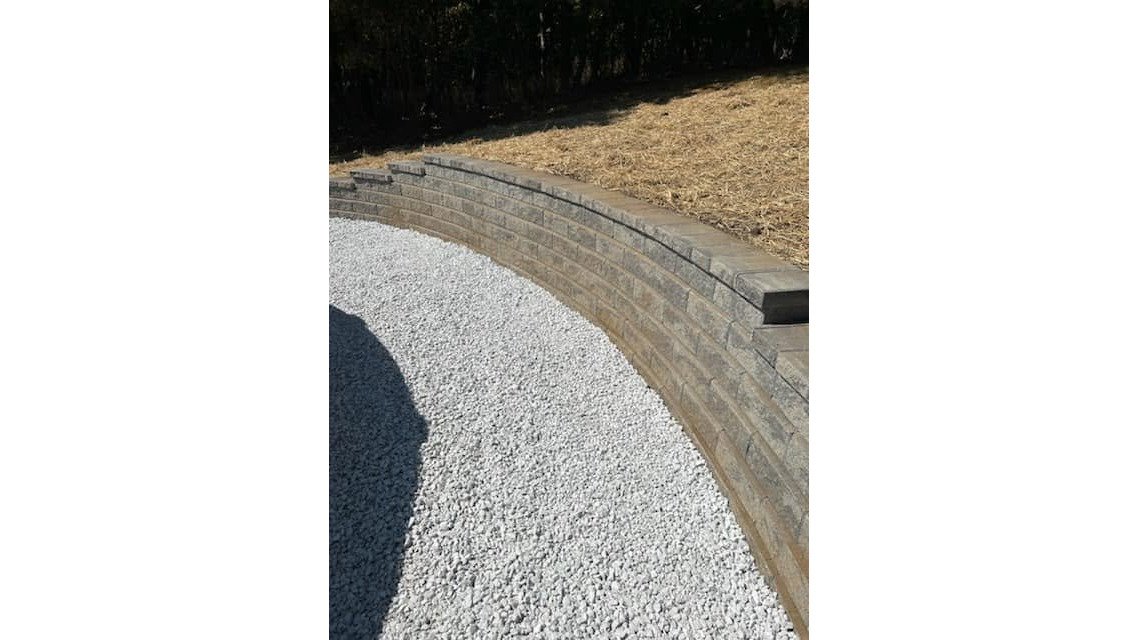 10 Retaining Wall Design Ideas for Backyard Slopes