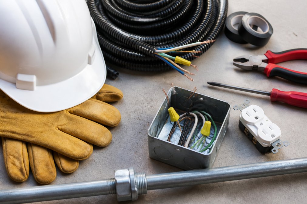 Licensed Electrical Contractors: Hiring Guide